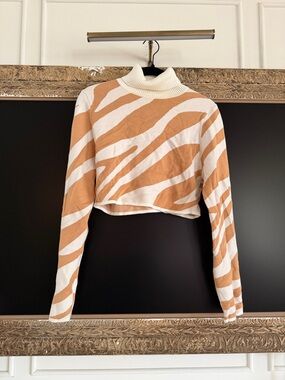 Women’s Cream & Tan Zebra-Print Cropped Turtleneck Sweater